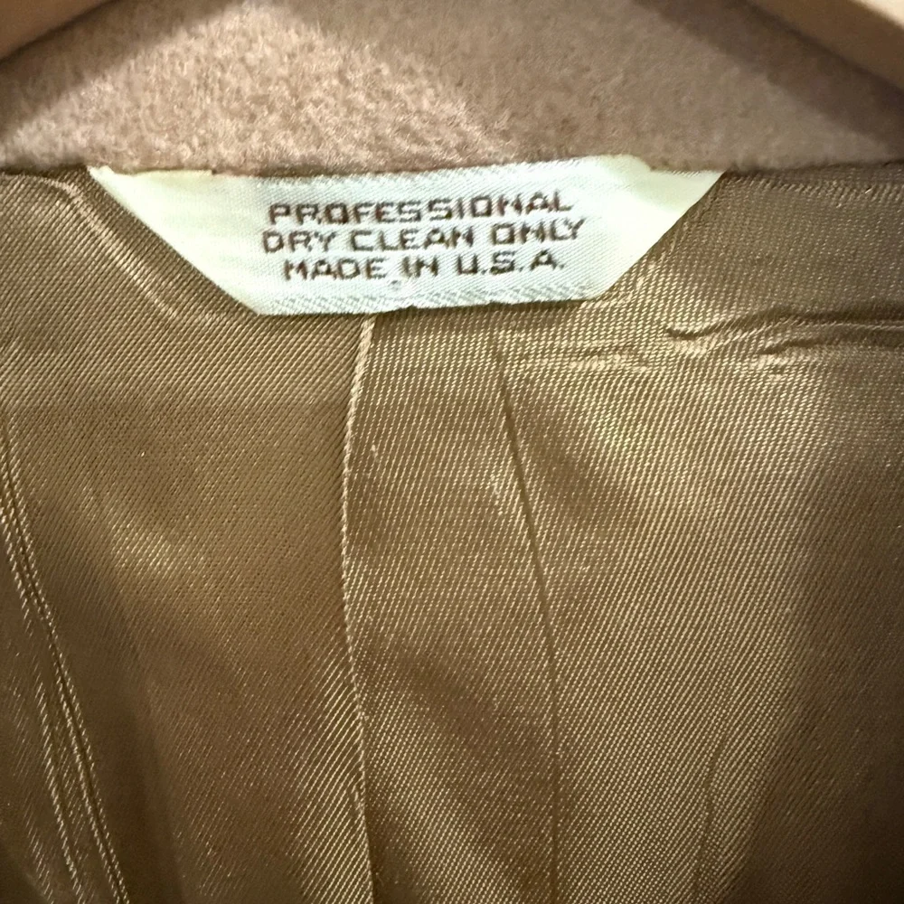 Classic Tan Cashmere Sport Coat Leather Buttons Old Money Quiet Luxury